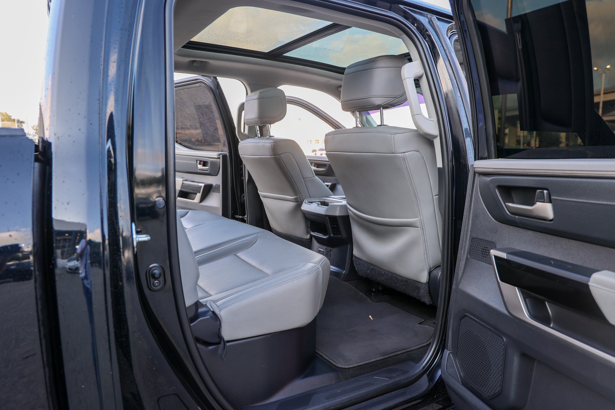 Used 2022 MIDNIGHT BLACK ME Toyota Limited image 40