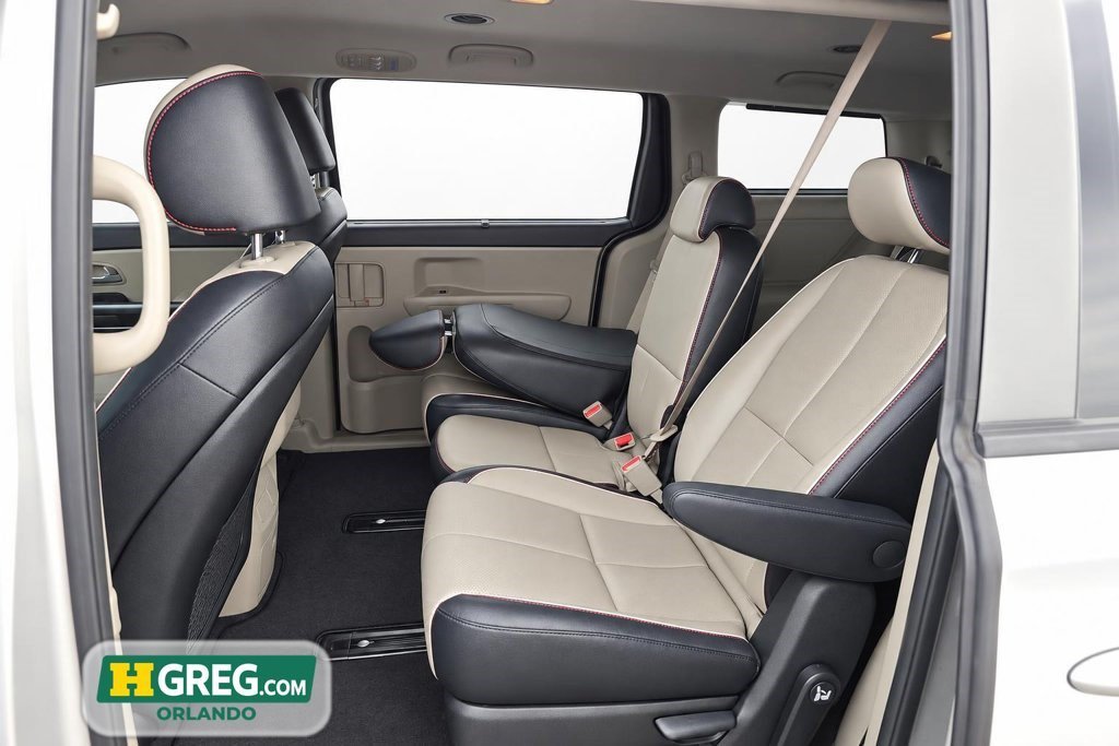 Used 2020 Silky Silver Kia EX image 9