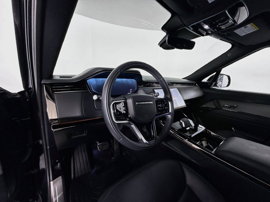 Used 2024 Black Land Rover SE image 4