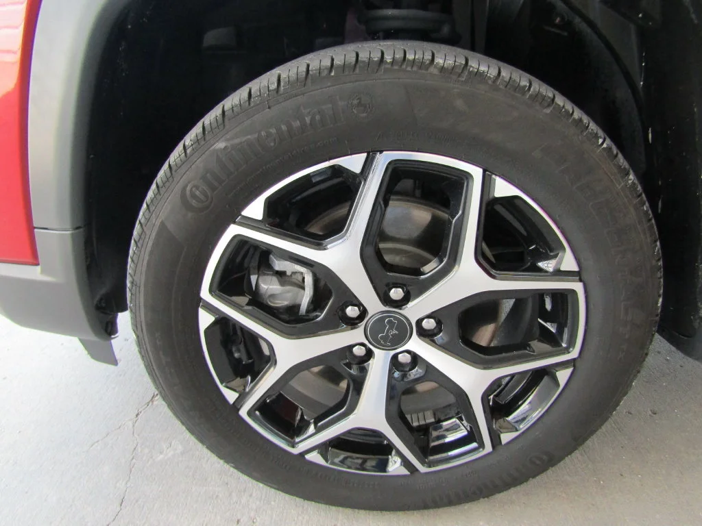 Used 2025 Red Jeep Limited image 27
