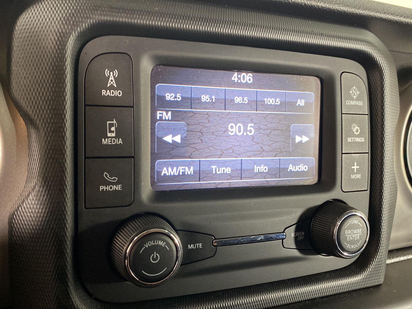 Used 2019 Hellayella Clearcoat Jeep Sport S image 3