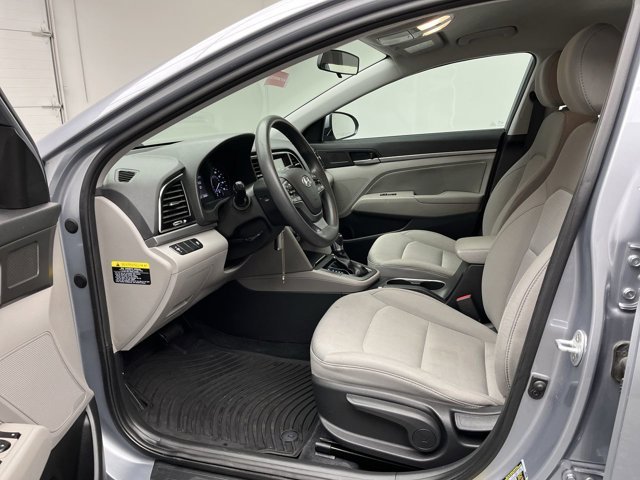 Used 2017 Shale Gray Metallic Hyundai SE image 2