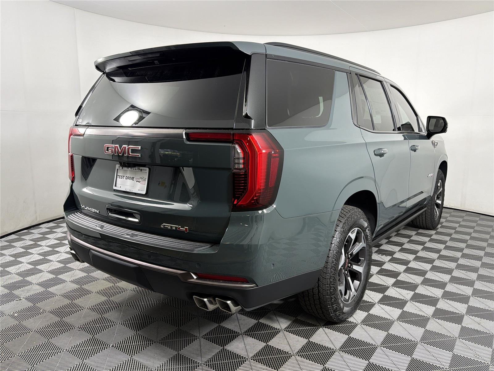 2026 GMC Yukon AT4 Ultimate - Photo 6