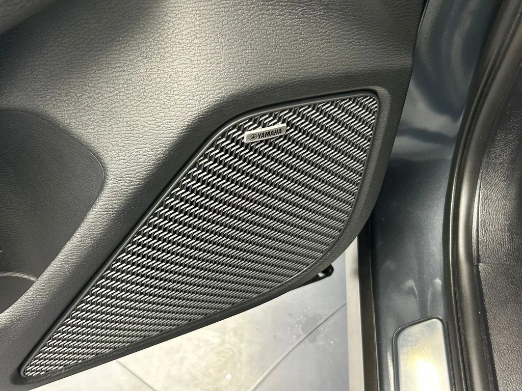 New 2026 Gray Mitsubishi SEL image 12