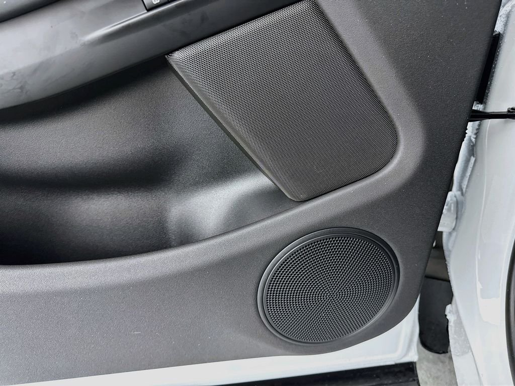 New 2026 Fuji White Land Rover Hoxton Edition image 19