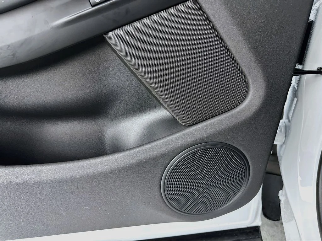 New 2026 Fuji White Land Rover Hoxton Edition image 19