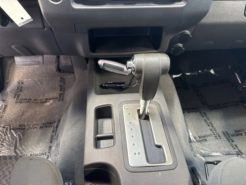 Used 2007 Silver Nissan SE image 15