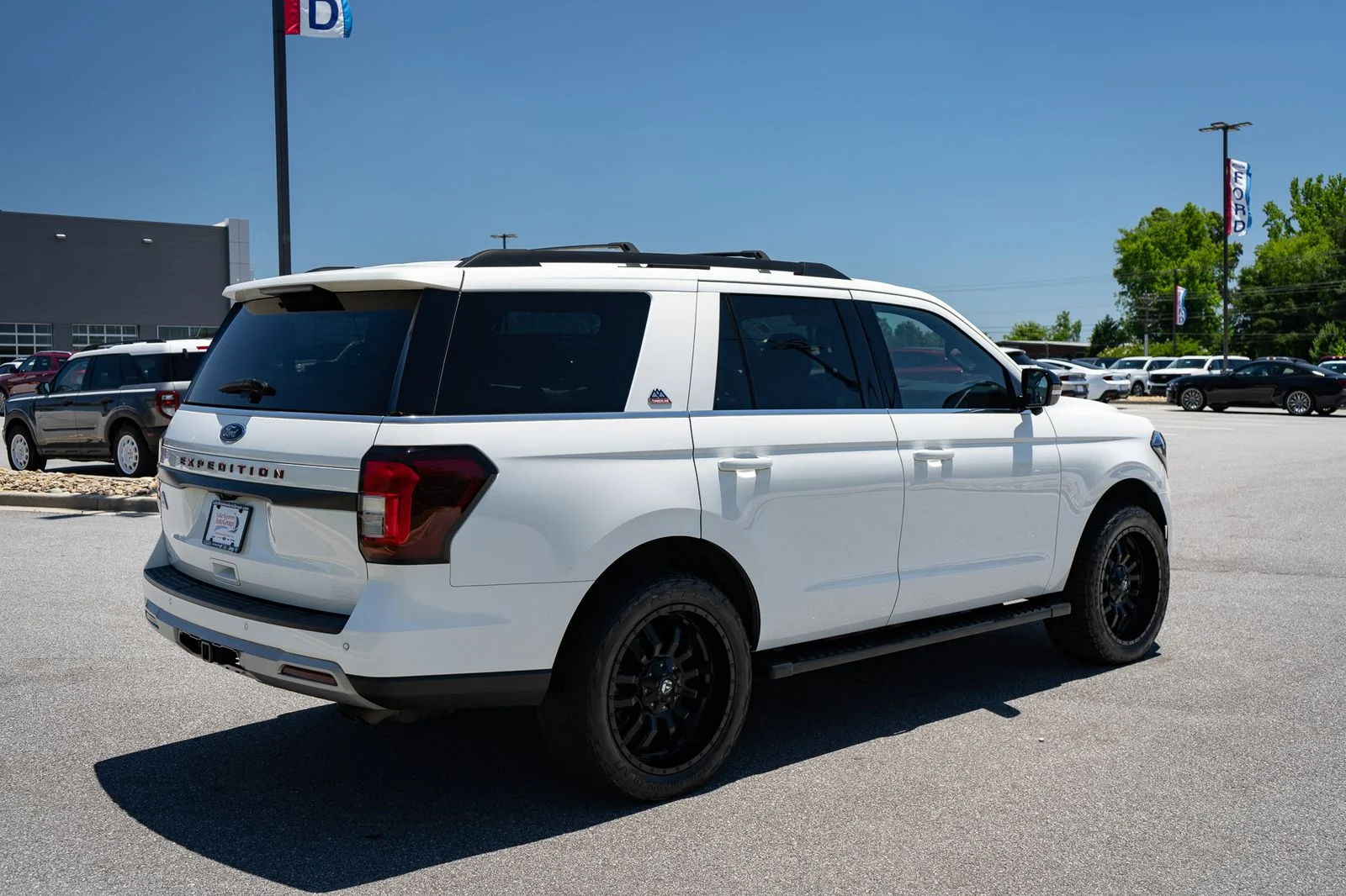 Used 2022 White Metallic Ford Timberline image 10