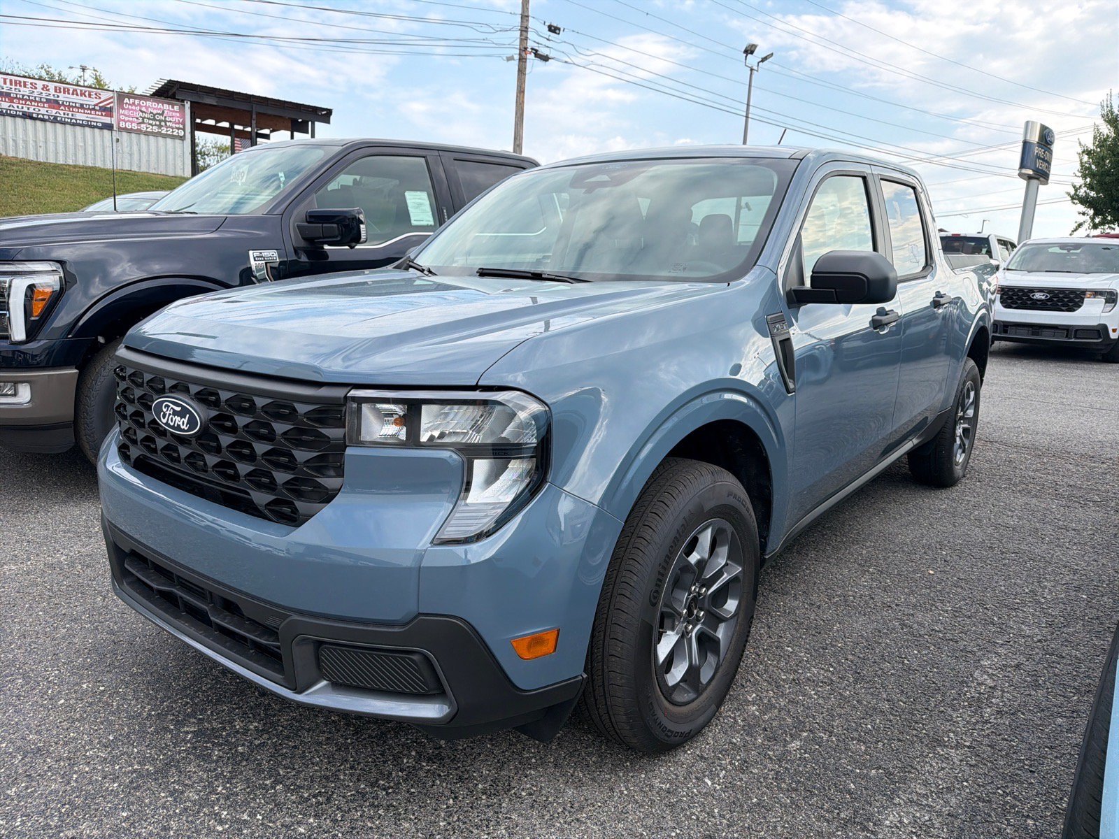 New 2026 Azure Gray Metallic Tri-Coat Ford XLT image 1