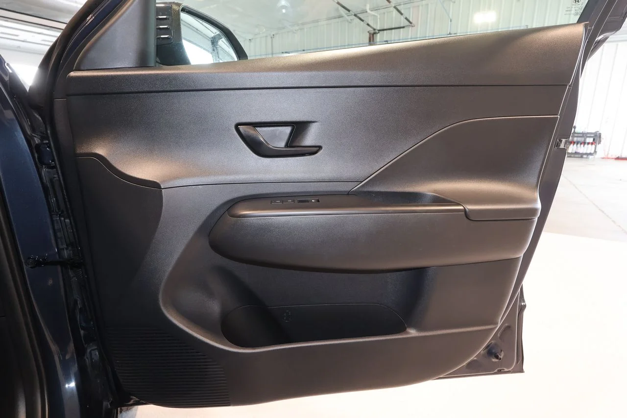 Used 2025 Blue Hyundai SEL image 18