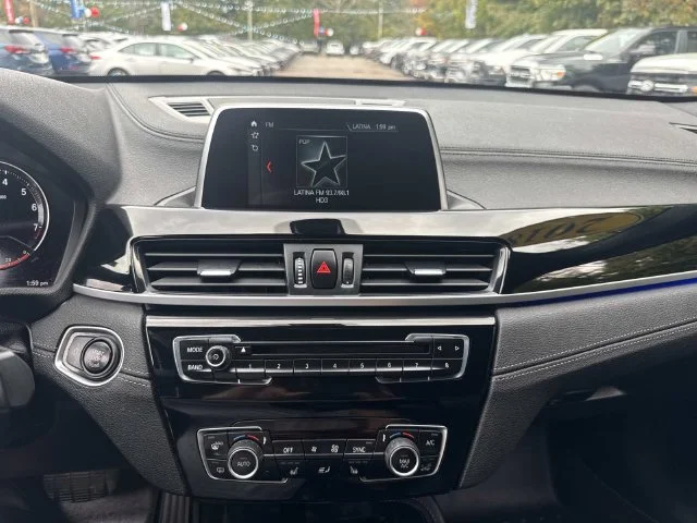 Used 2018 Blue BMW xDrive28i image 23