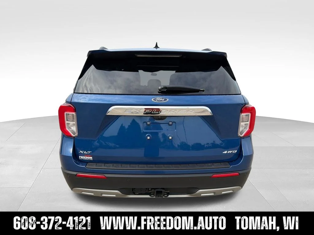 Used 2022 Blue Metallic Ford XLT image 6
