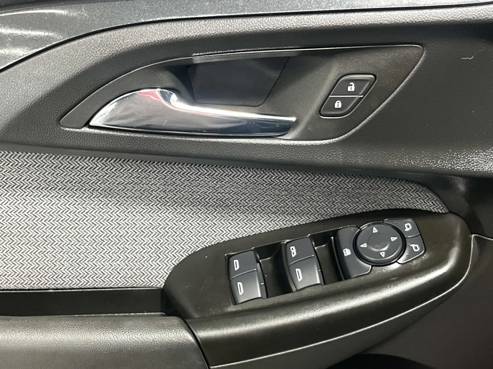 Used 2023 STERLING GRAY METALLIC Chevrolet LT image 15