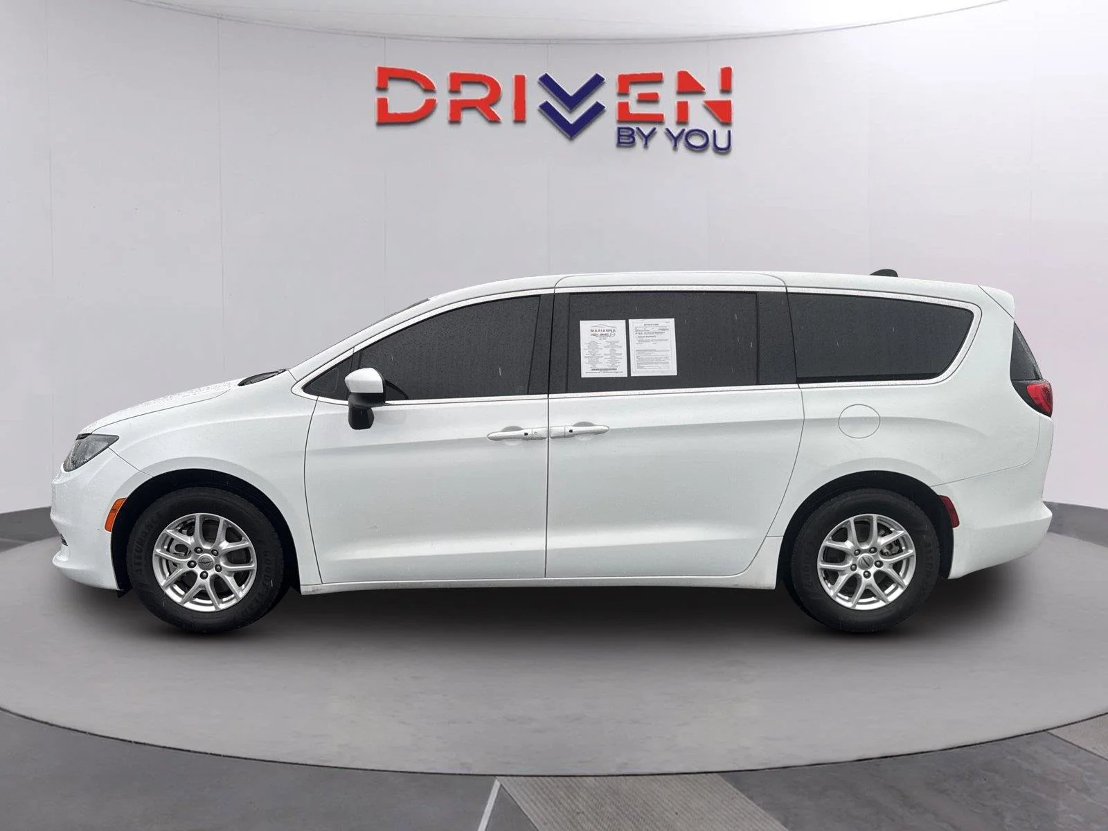 Used 2022 Bright White Clearcoat Chrysler LX image 7