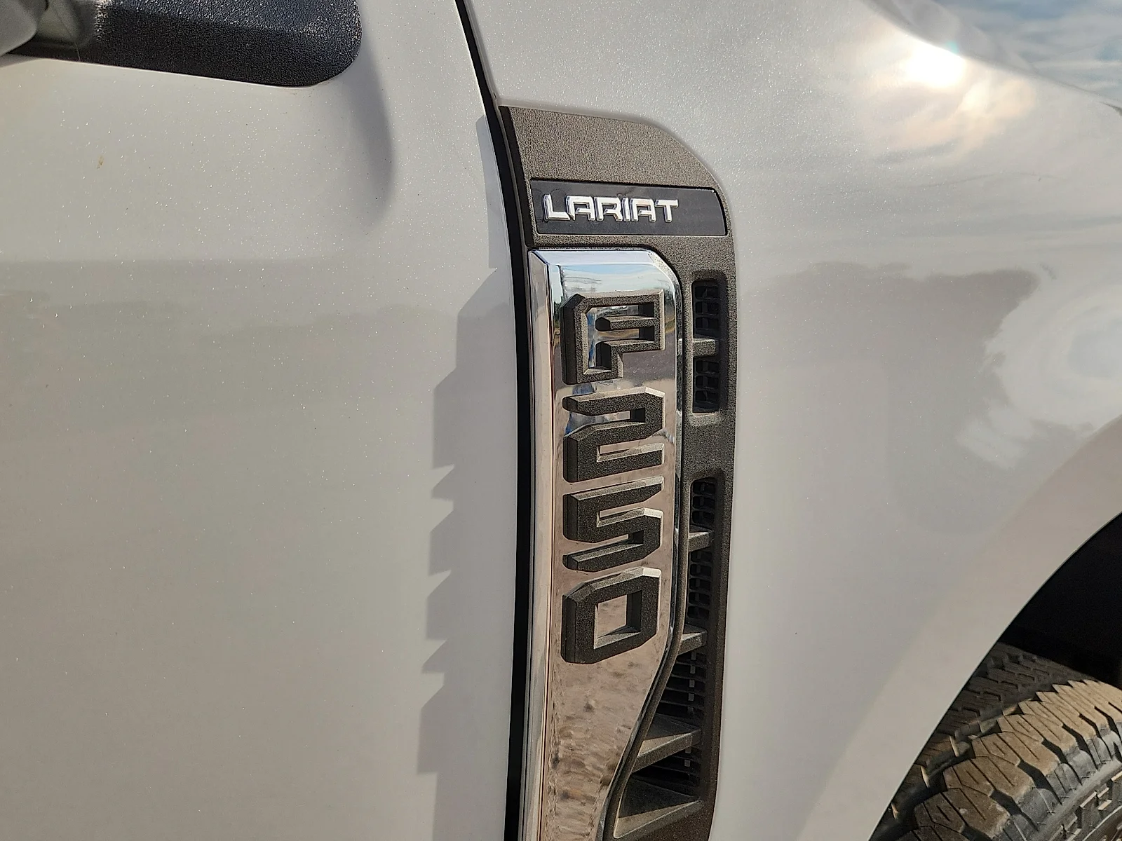 New 2026 Star White Metallic Tri-Coat Ford Lariat image 10