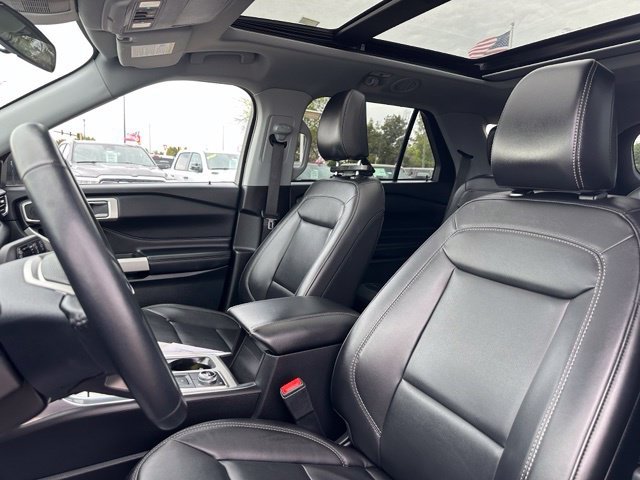 Used 2023 Silver Ford XLT image 8