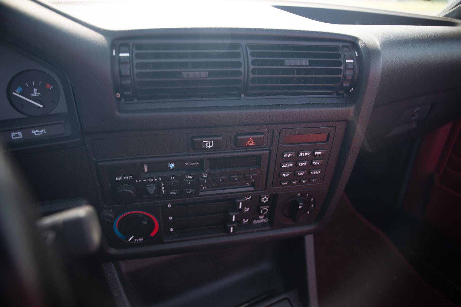 Used 1990 WHITE BMW 325iC image 8