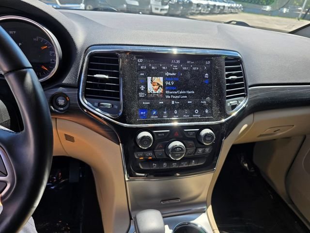 Certified Used 2022 White Jeep Laredo E image 21