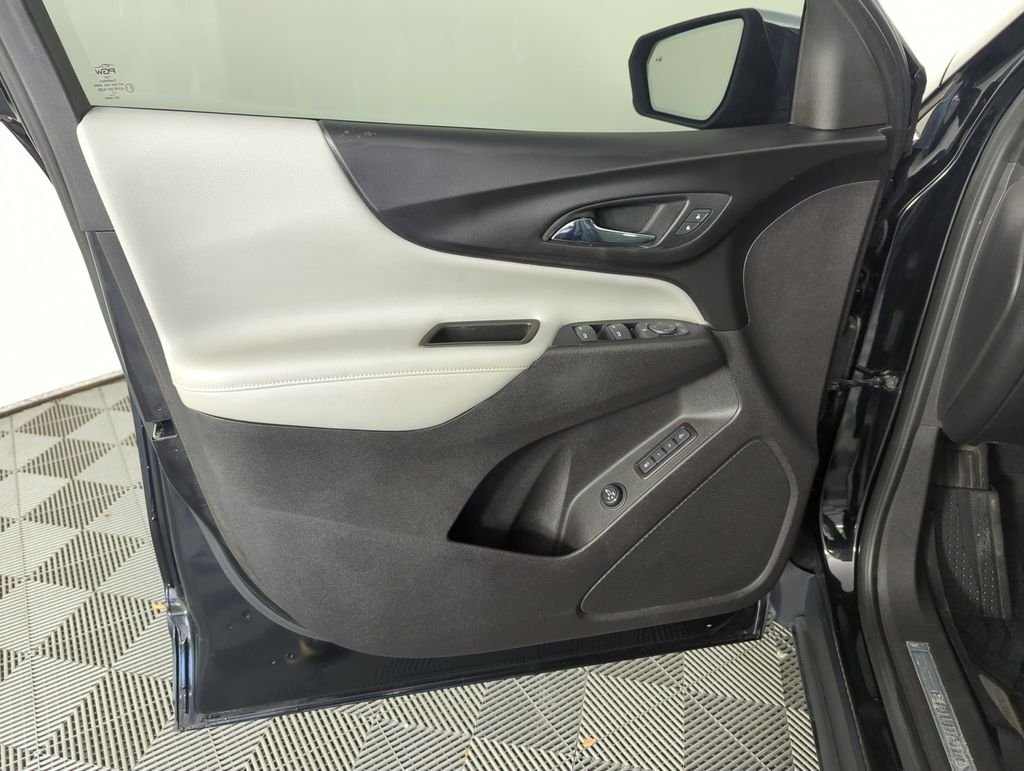 Used 2019 Black Chevrolet Premier image 18