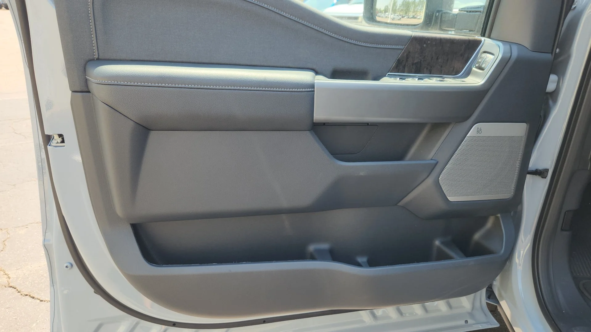New 2026 Glacier Gray Metallic Tri-Coat Ford LARIAT image 12