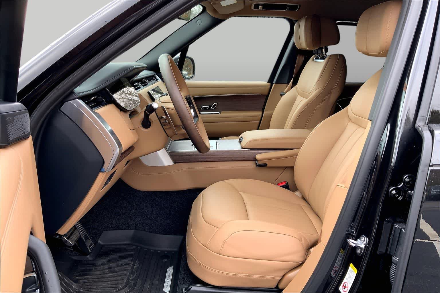 New 2026 Santorini Black Land Rover Autobiography image 13