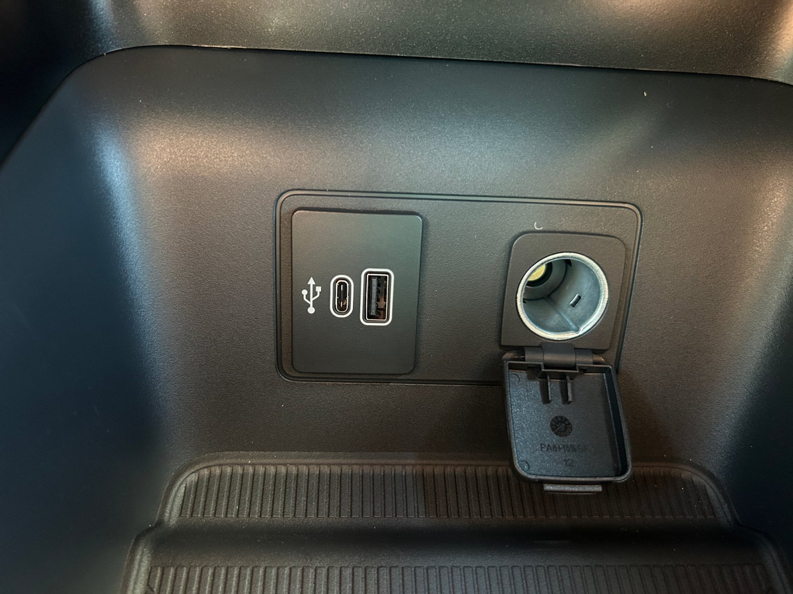 New 2026 Carbonized Gray Metallic Ford ST-Line image 18