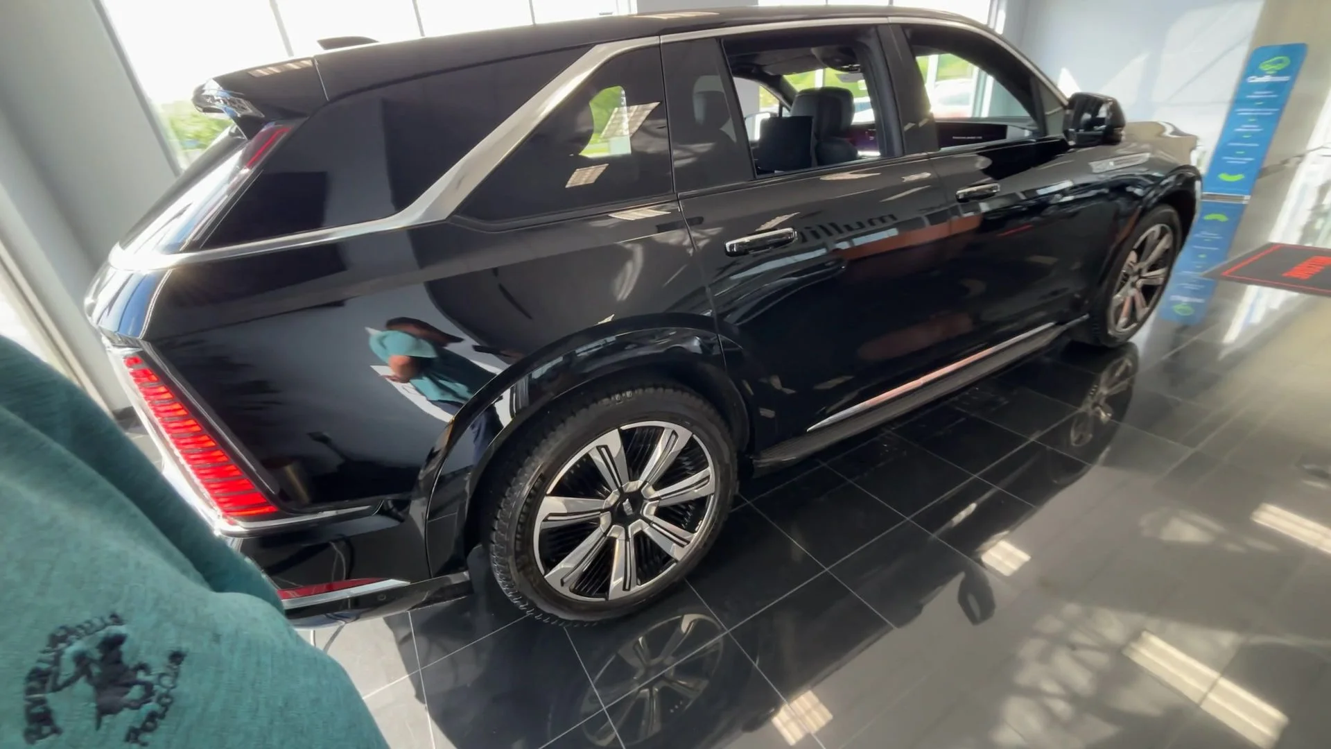 2025 Cadillac Escalade IQ Luxury 2 - Photo 62