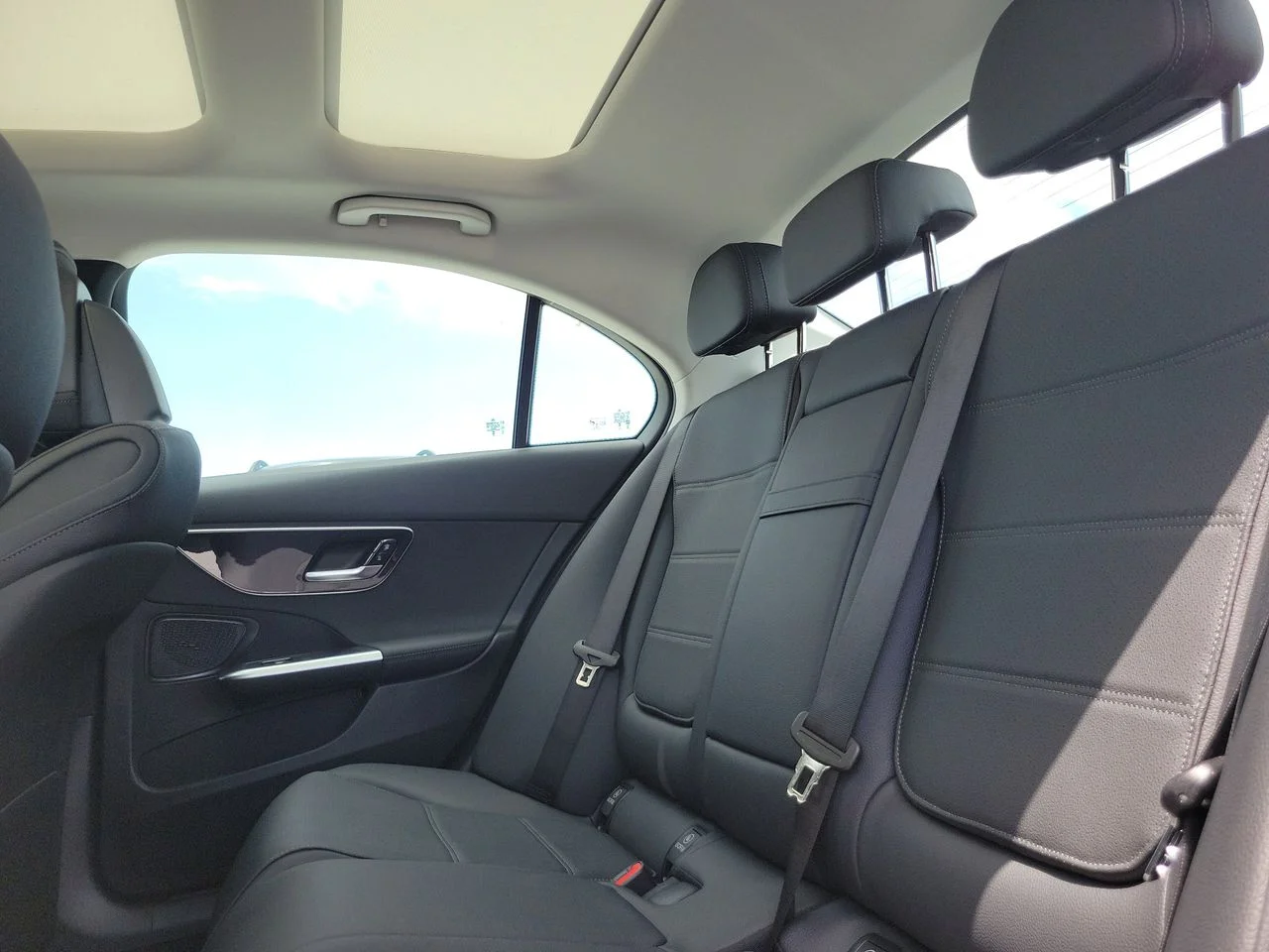 New 2026 Selenite Grey Metallic Mercedes-Benz C 300 image 8