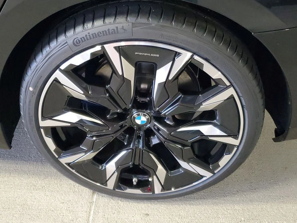 Used 2026 Black BMW 530i image 5