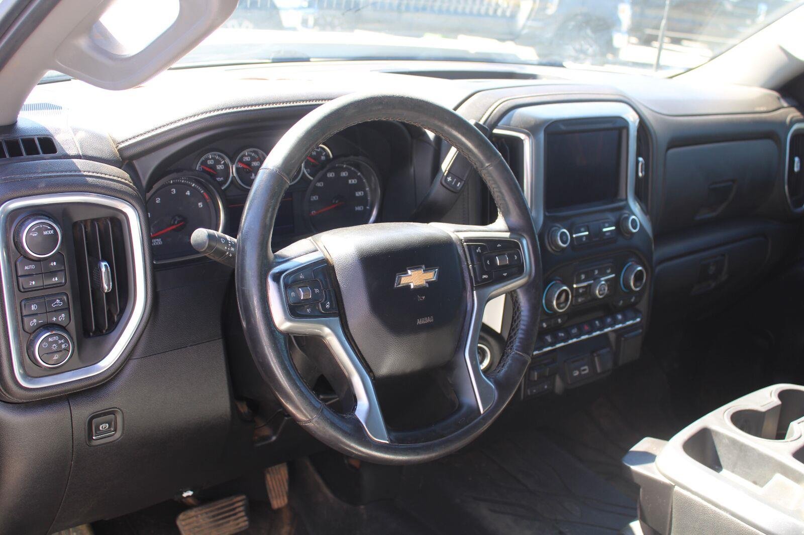 Used 2022 Summit White Chevrolet LTZ image 9