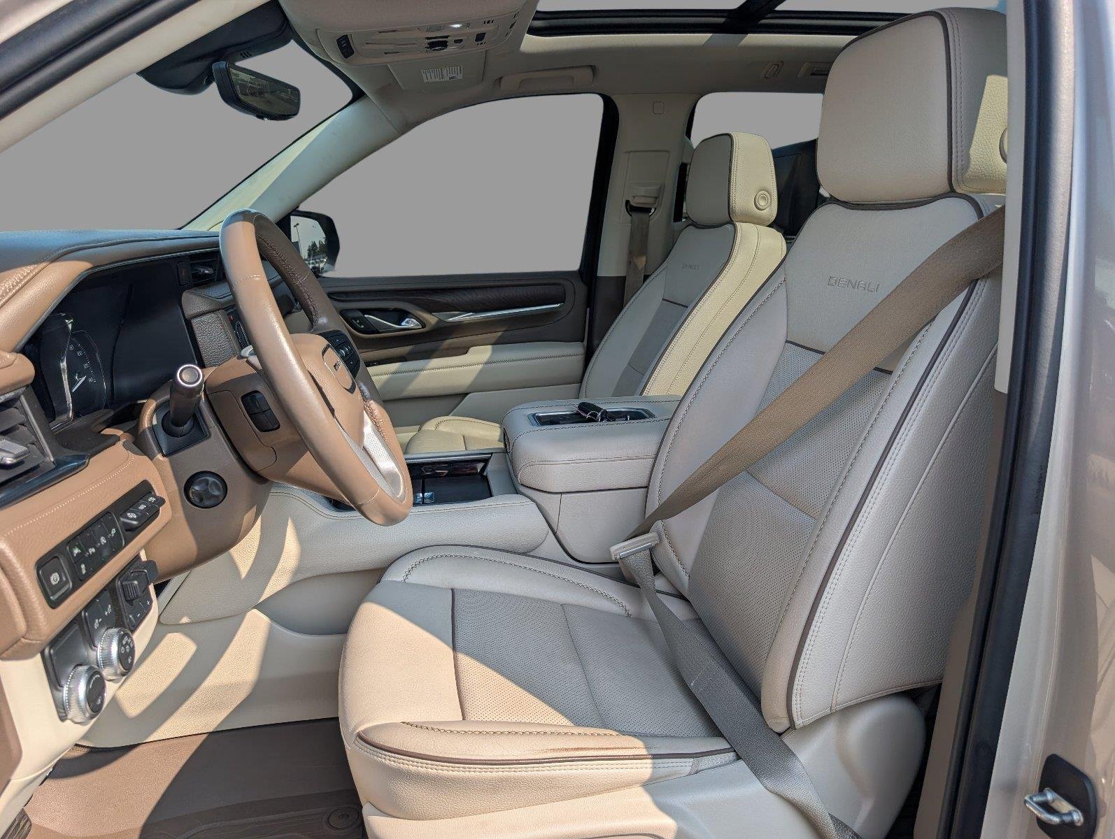 Used 2021 PEARL BEIGE METALLIC GMC Denali image 18