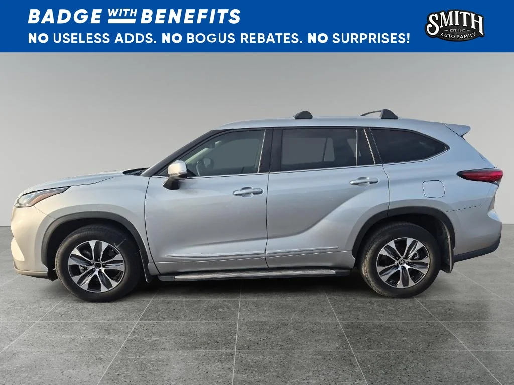 Used 2022 Celestial Silver Metallic Toyota XLE image 7