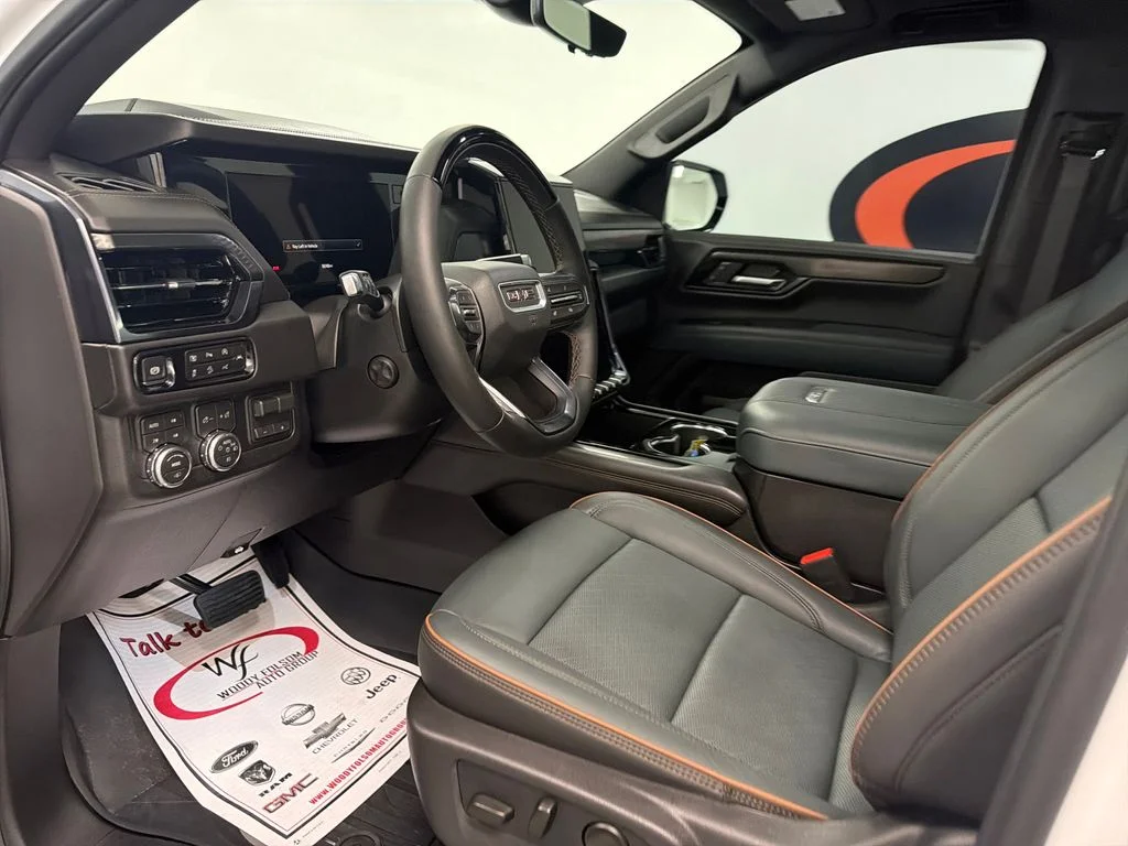 Used 2026 White GMC AT4 image 11