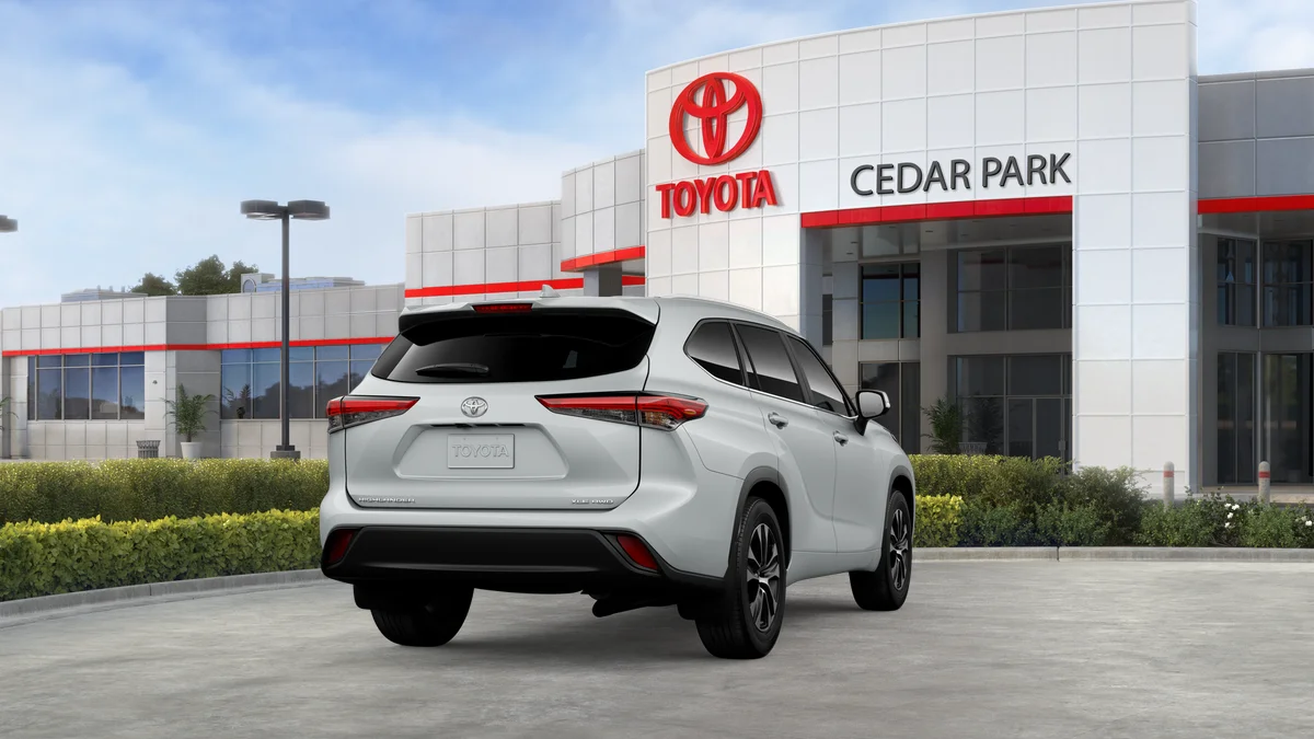 New 2026 Wind Chill Pearl Toyota XLE image 33