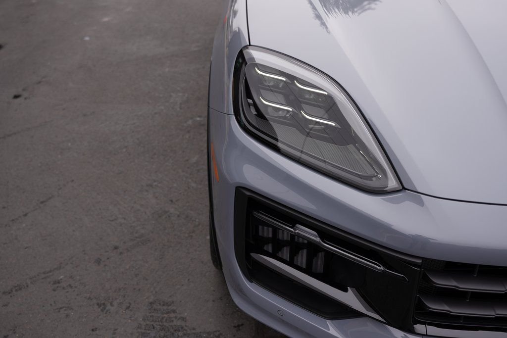 2026 Porsche Cayenne Coupe GTS - Photo 7