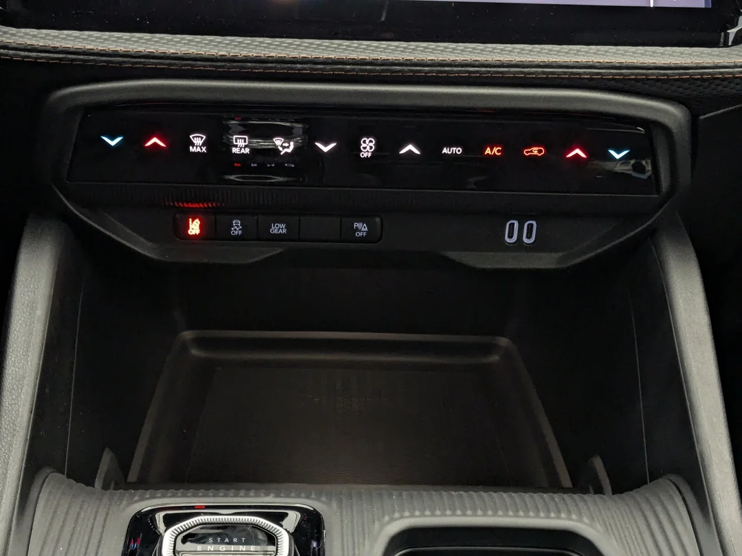 New 2026 Black Jeep Limited - - 4x4 - 1.6L Hybrid - Tech Group - Navigation - 9 Speakers - Hands-free Liftgate & More! image 25