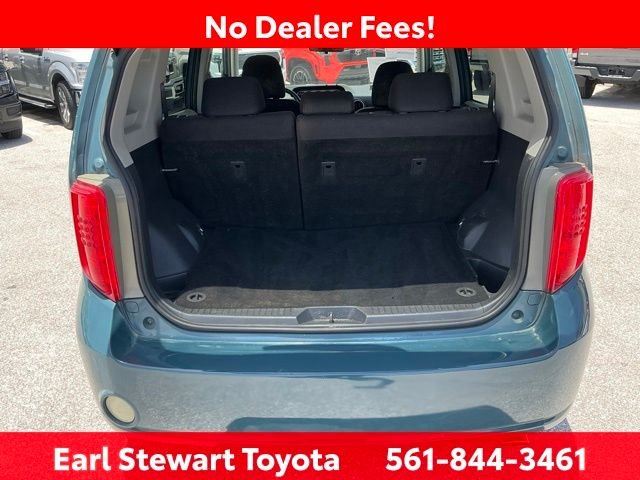Used 2009 Green Scion Base image 12