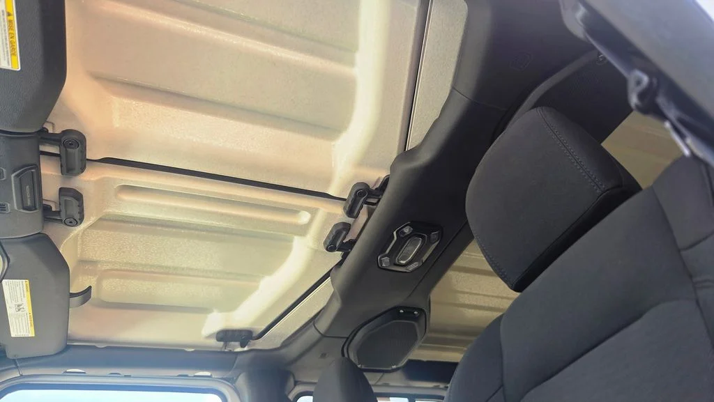Used 2023 White Jeep Willys image 13