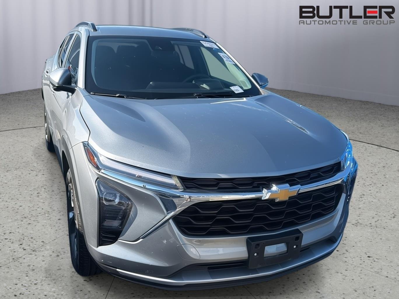 Used 2025 Sterling Gray Metallic Chevrolet LT image 4