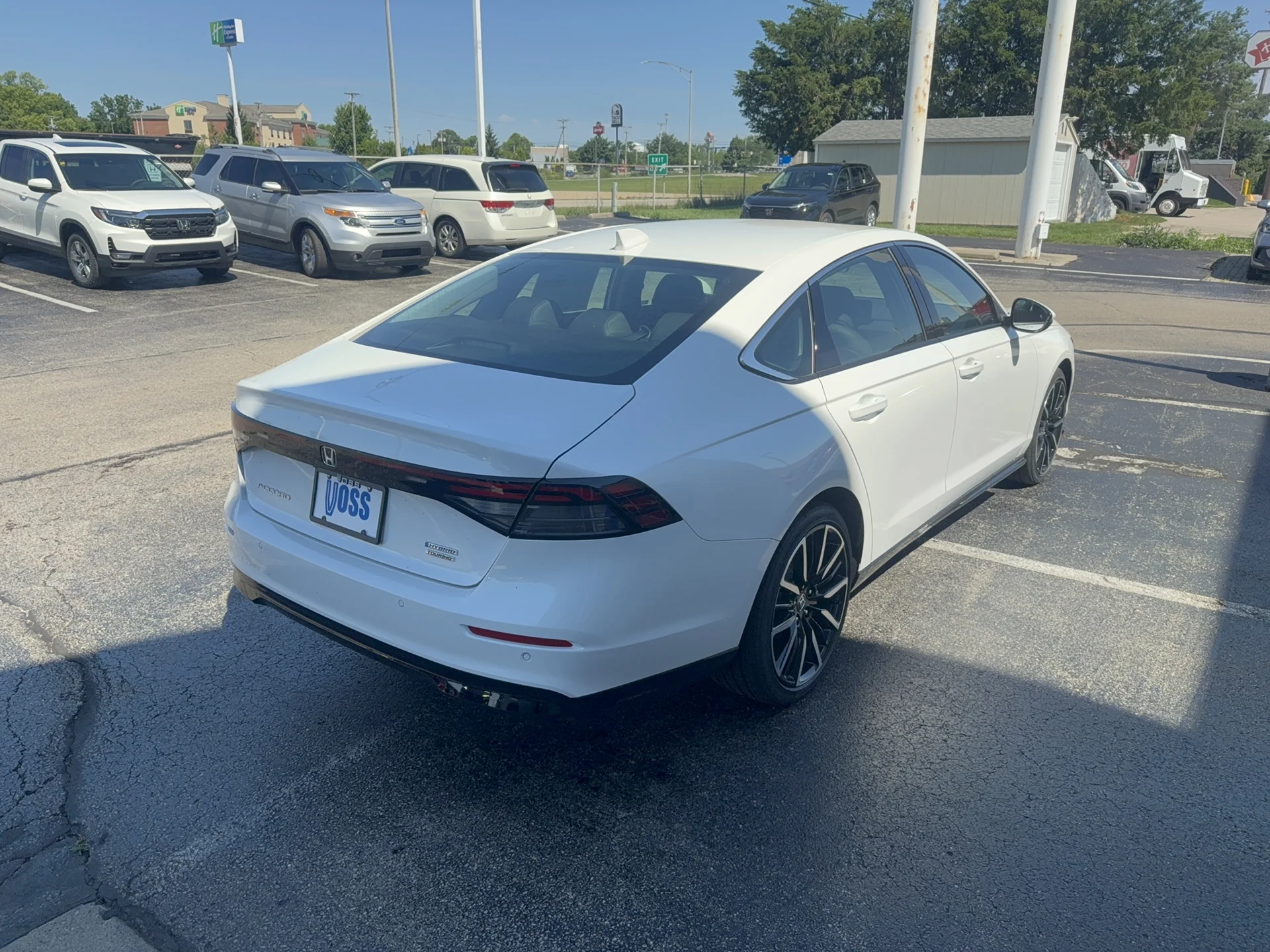 New 2026 Platinum White Pearl Honda Touring image 5