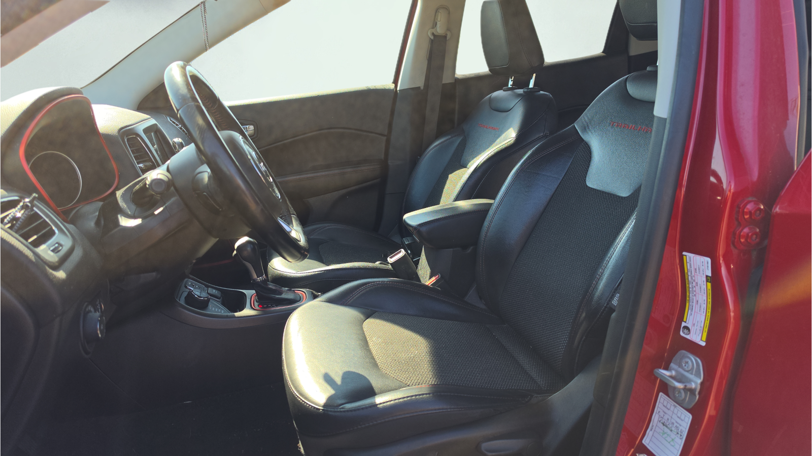 Used 2018 Redline Pearlcoat Jeep Trailhawk image 17