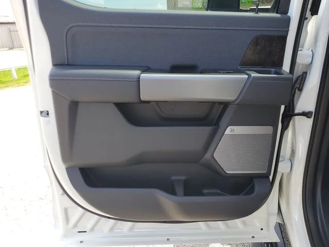 New 2026 Star White Metallic Tri-Coat Ford F-250® Lariat® image 13