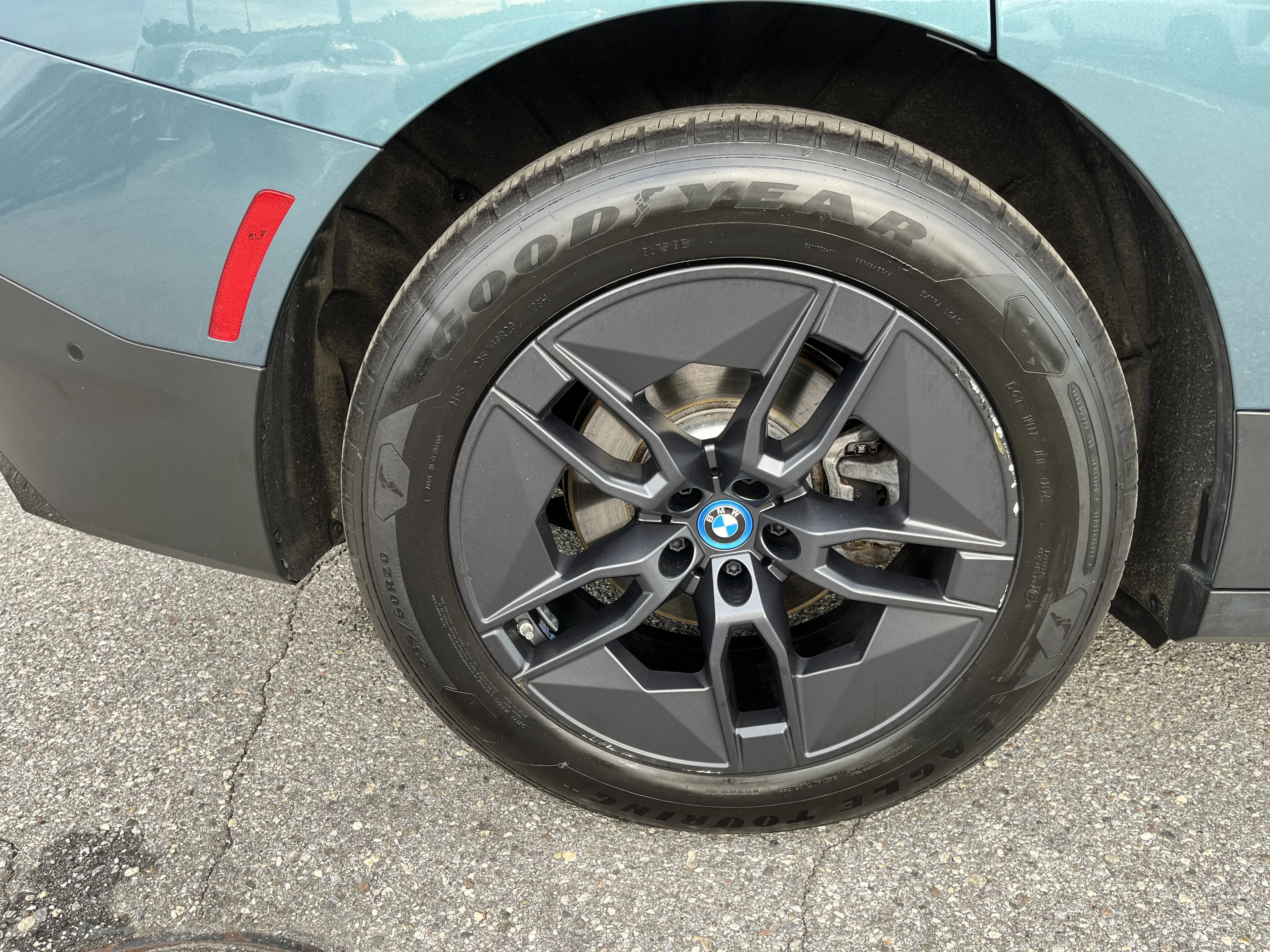 Used 2025 Blue Ridge Mountain Metallic BMW xDrive50 image 14