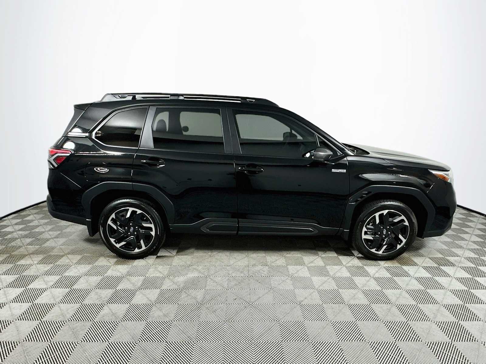 New 2026 CRYSTAL BLACK SILICA Subaru Limited Hybrid image 8