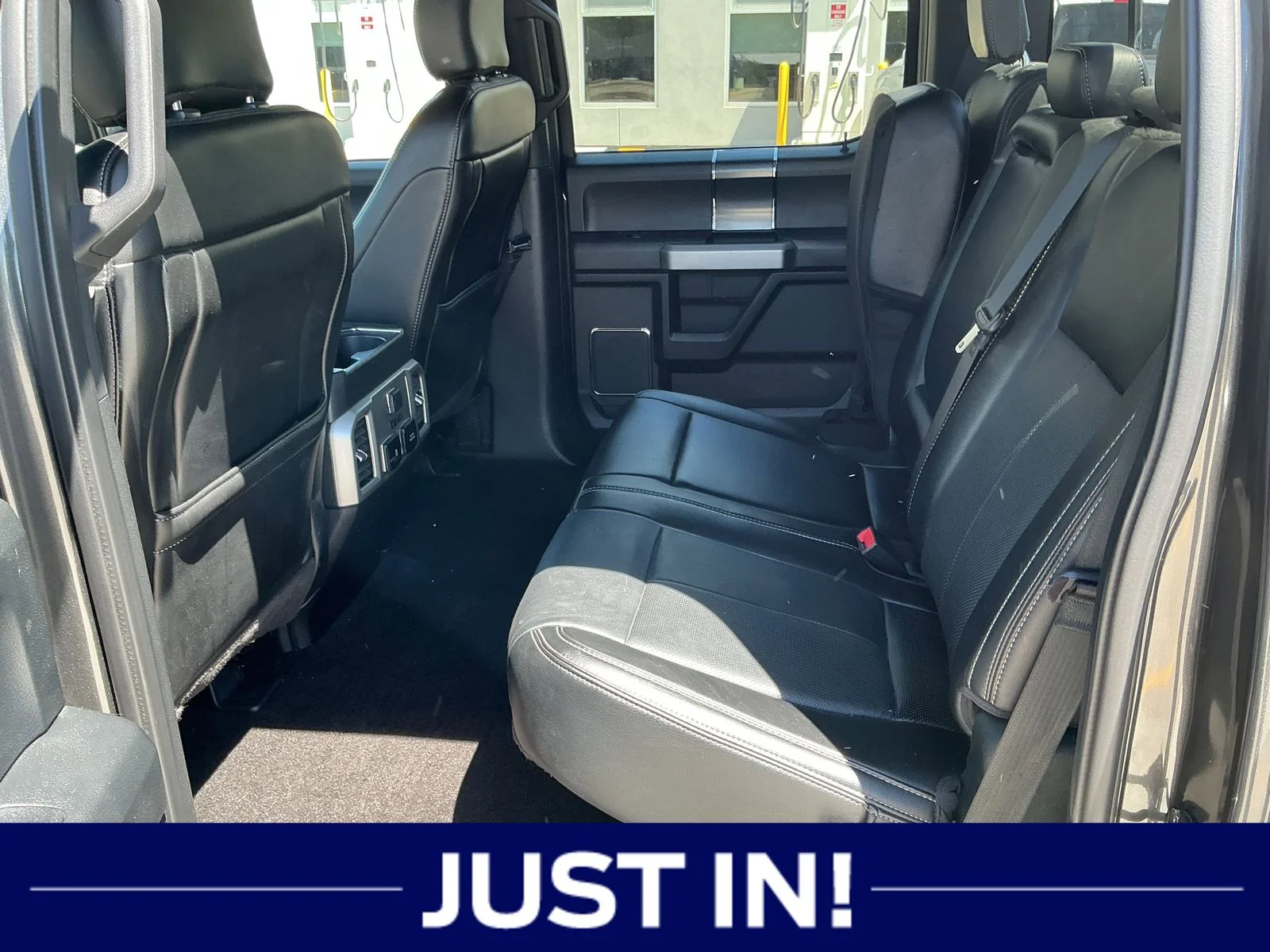 Used 2020 Gray Ford Lariat image 6