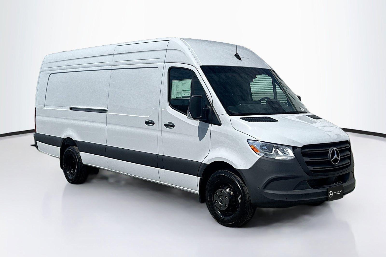 New 2026 Arctic White Mercedes-Benz  image 3
