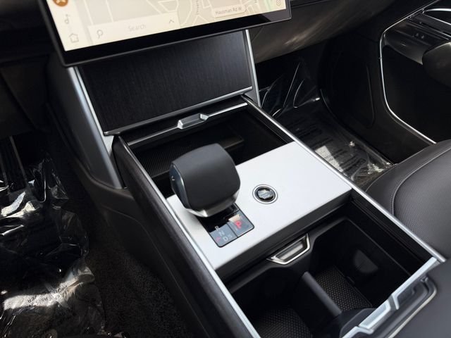 New 2026 Carpathian Grey Land Rover SE image 24