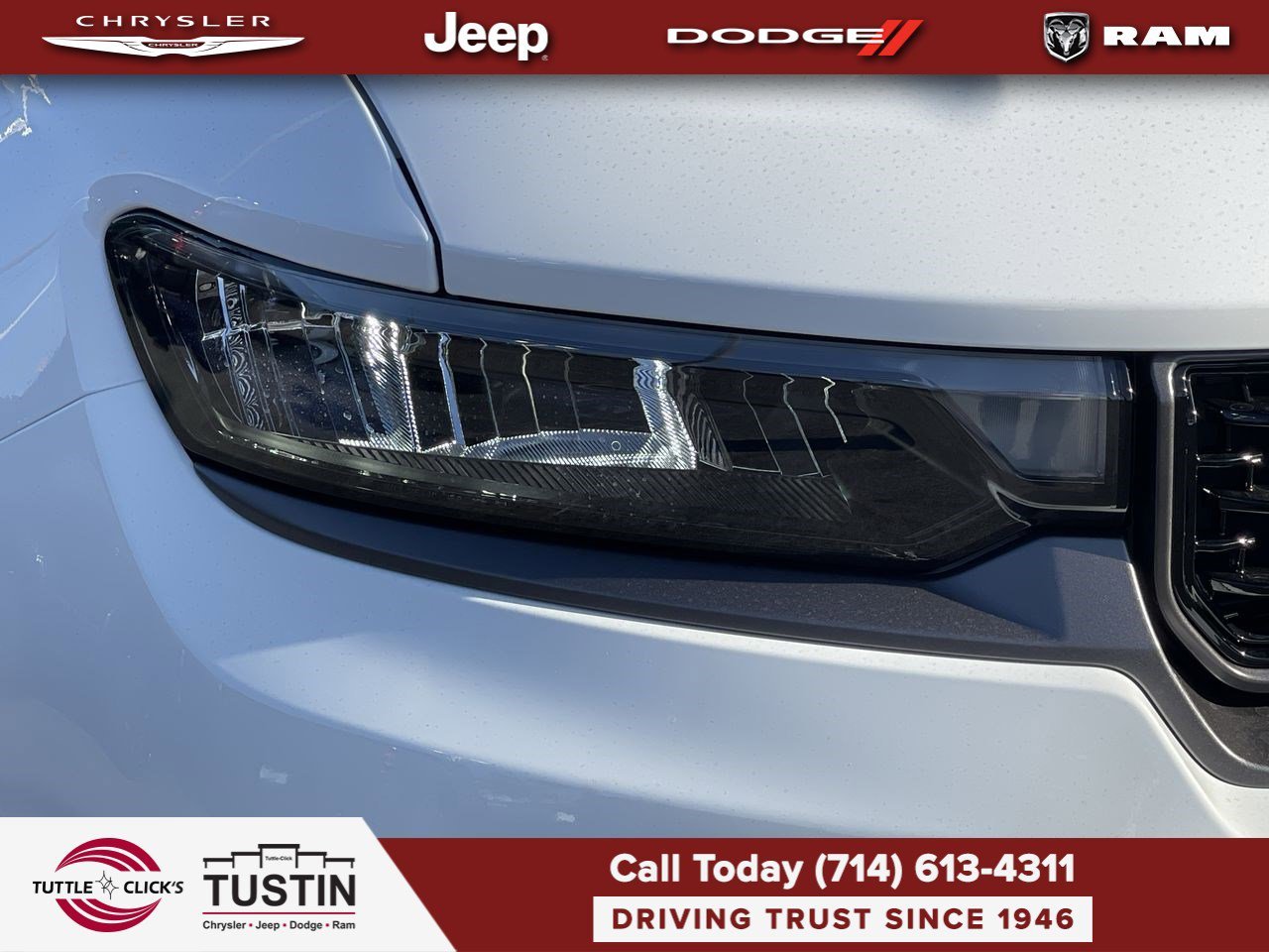 New 2026 Bright White Clear-Coat Exterior Paint Jeep Limited Reserve image 7