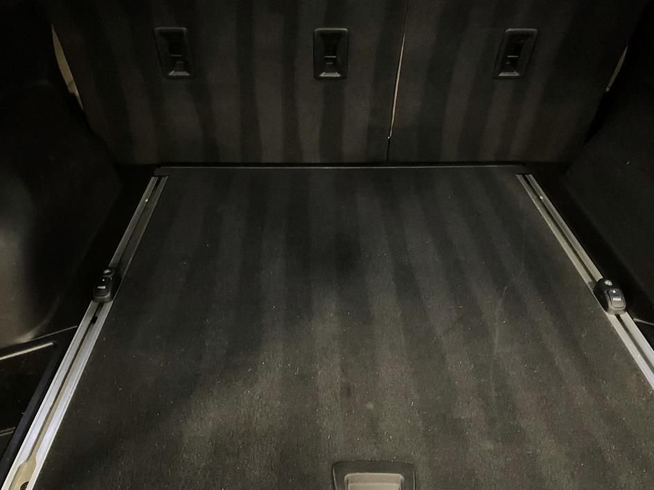 Used 2020 Black Chevrolet Premier image 17