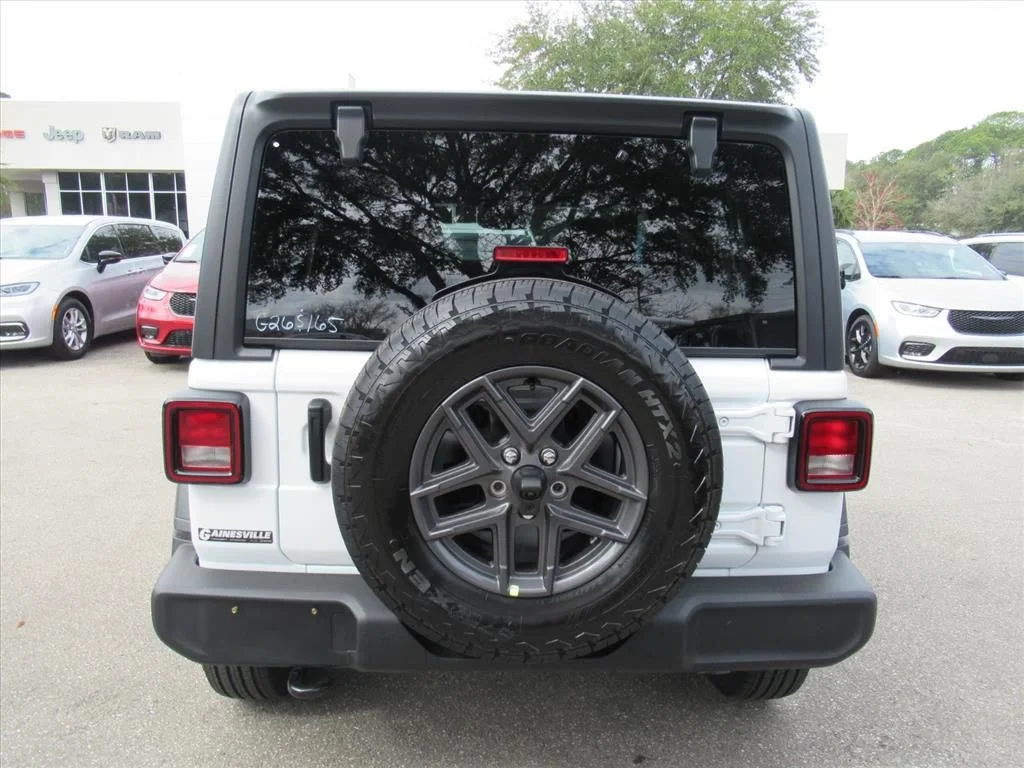 New 2026 Bright White Clear-Coat Exterior Paint Jeep Sport S image 6